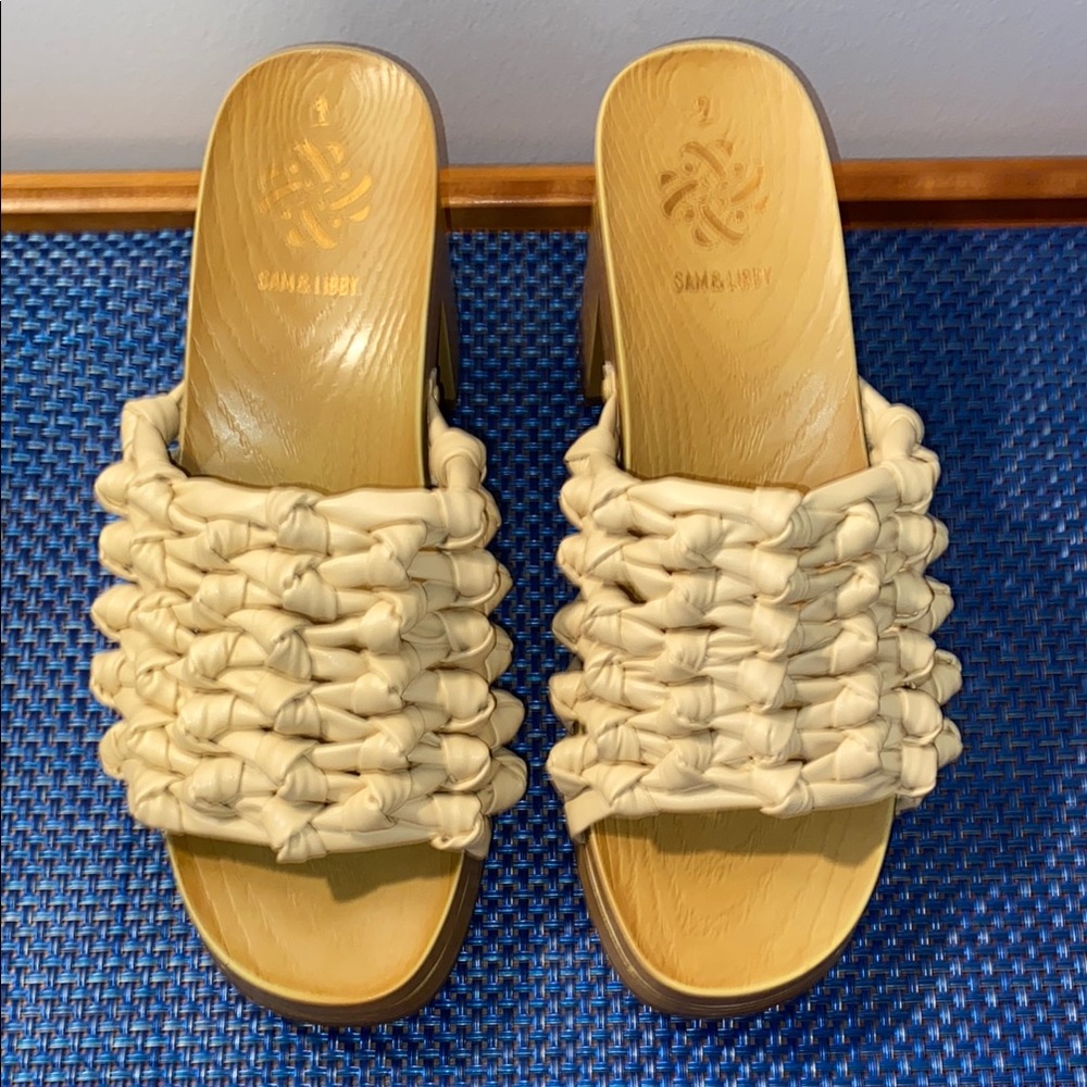 Sam & Libby Carina mule sandal, NWOT, sz. 9 3.5” heel, slip on